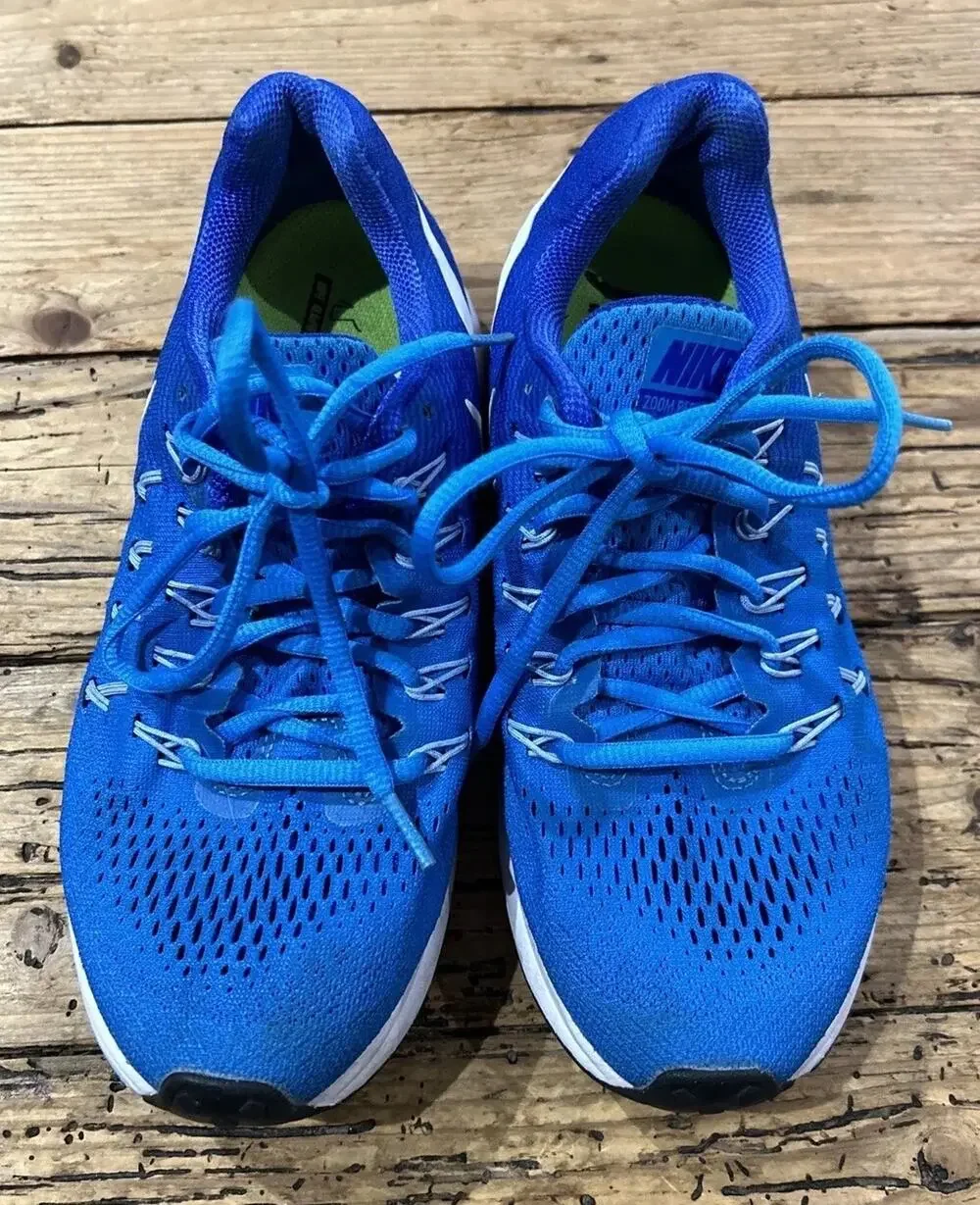 Nike Women’s Size 7.5 Blue Nike Zoom Run Fast Sneakers